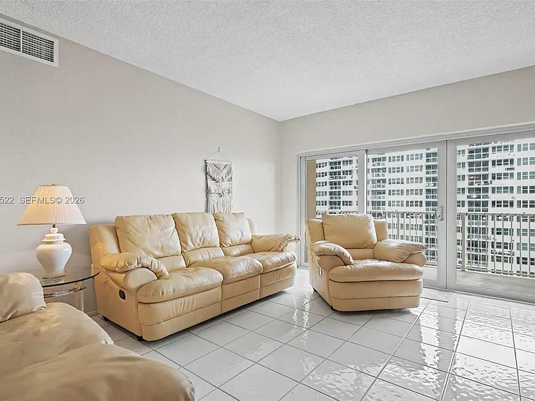 1980 S Ocean Dr #15A — Photo 4