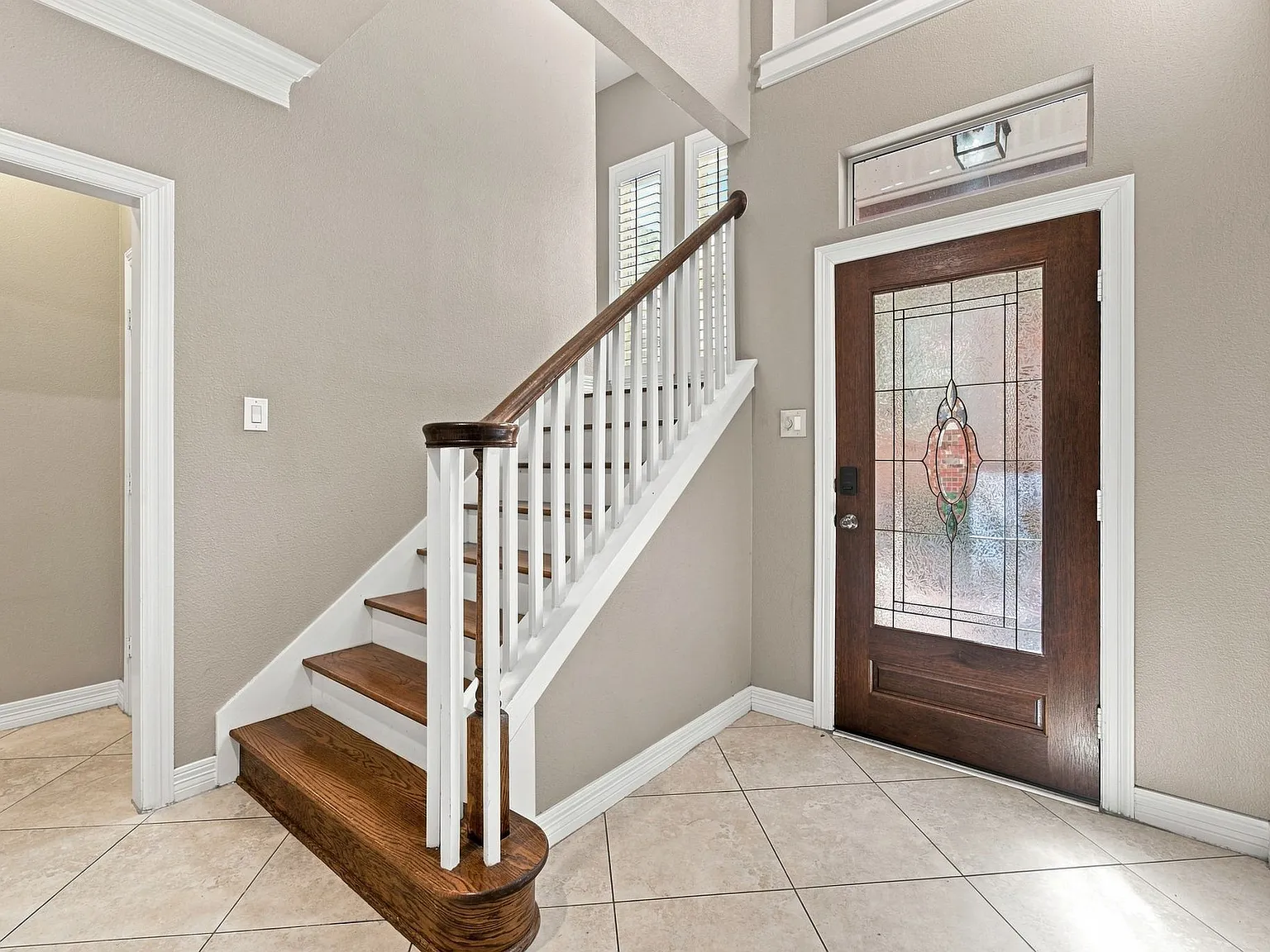 3 bed, 2282 sqft, $4,500 — Photo 2