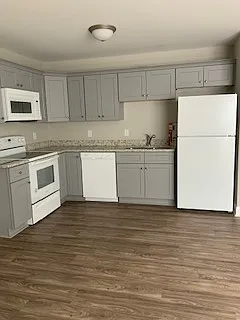 All new appliances & plenty of cabinet space