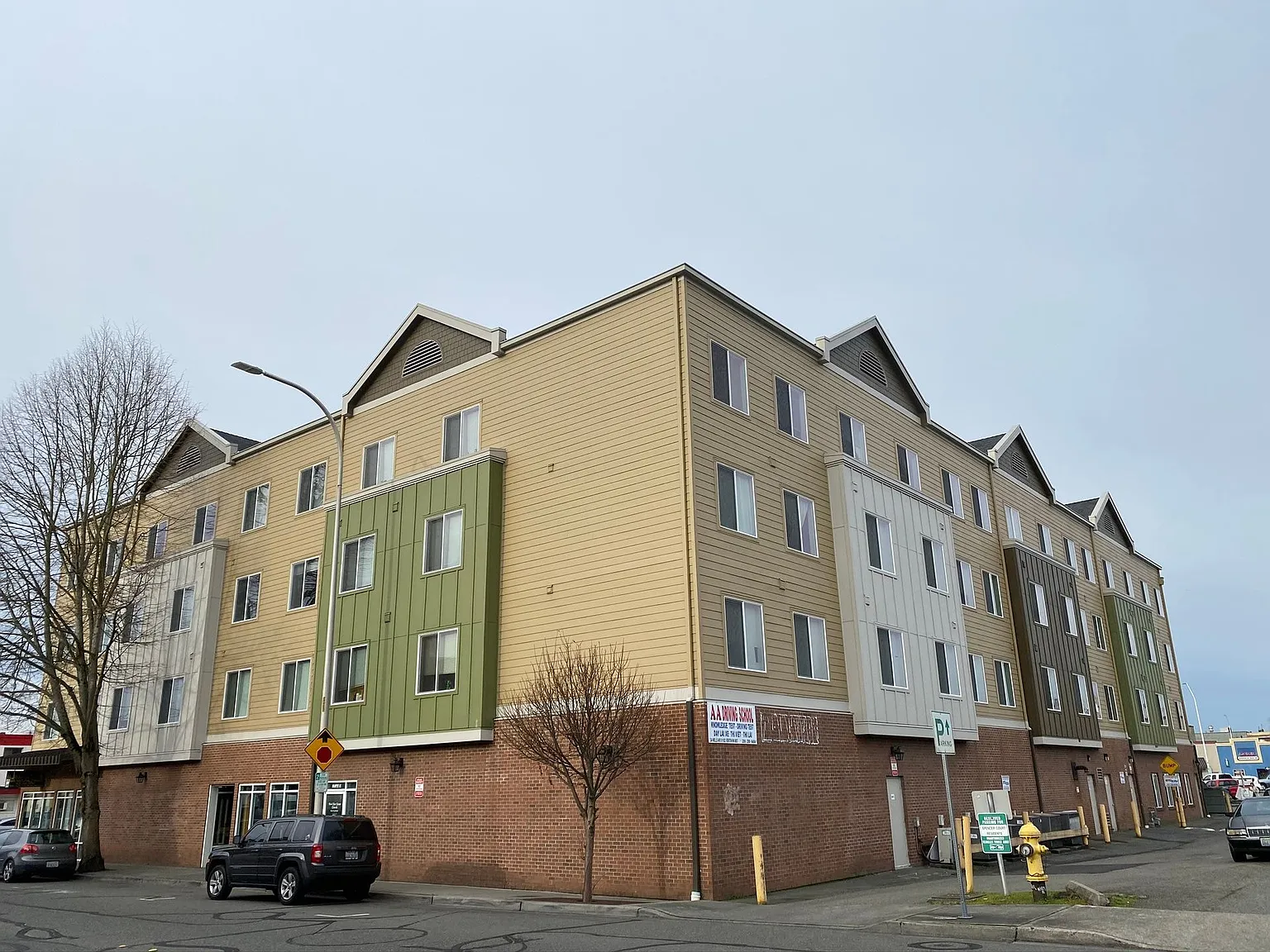 Divine Suites at Downtown Renton — Photo 4