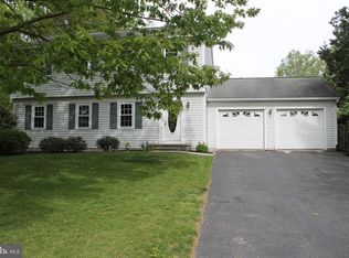 1031 Signal Hill Ln, Lancaster, PA