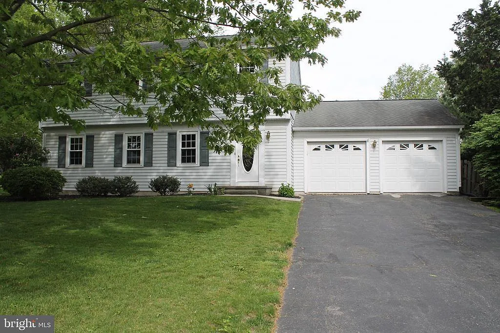 1031 Signal Hill Ln photo 1