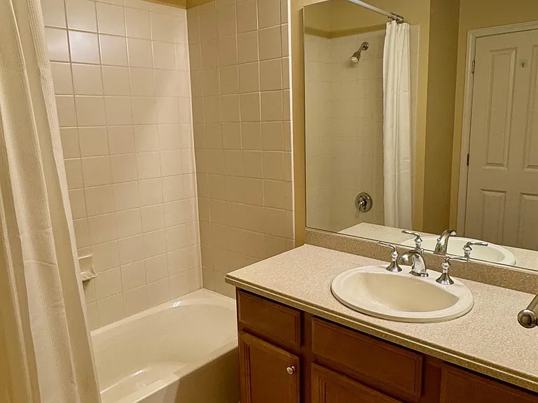 8 Green Ct — Photo 32
