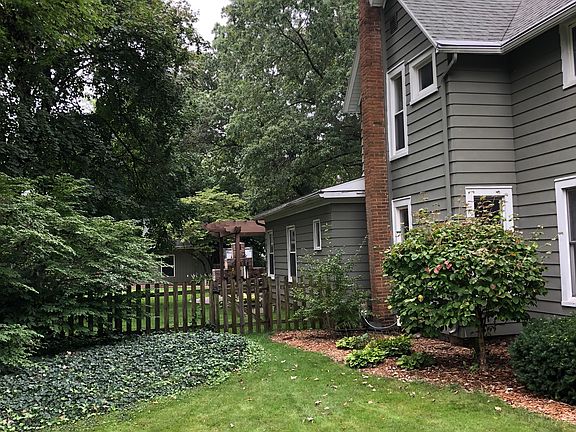 4th image of 1009 S 8th St