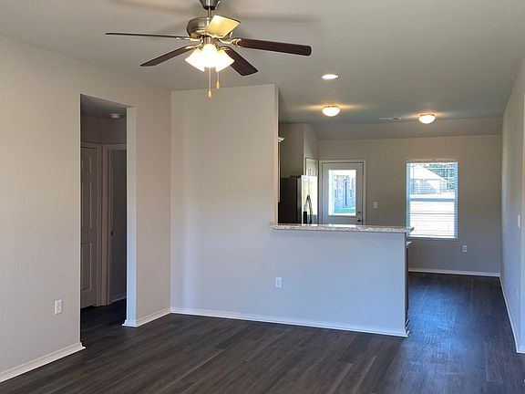4th image of 2617 Grand Ln