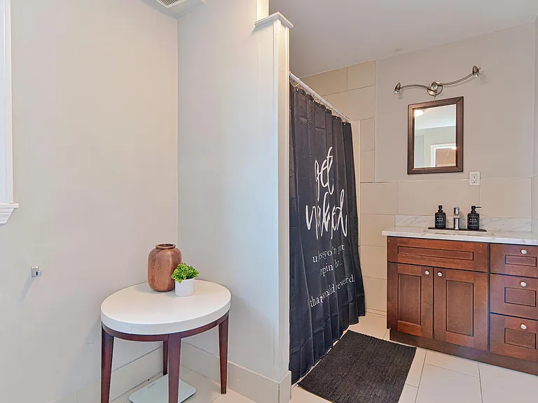 256 W 6th St #2 — Photo 21