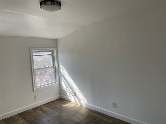 3rd image of 25 King St #87C029798