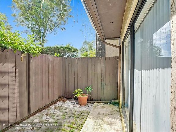 4th image of 2371 Bayberry Dr #2371