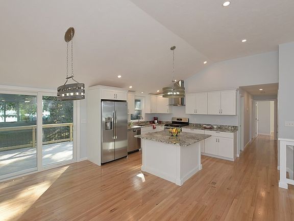 4th image of 5 Westport Dr
