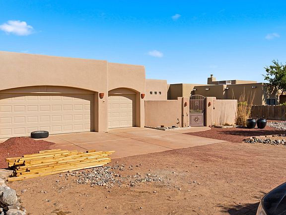 3rd image of 1716 Shoshone Trl NE