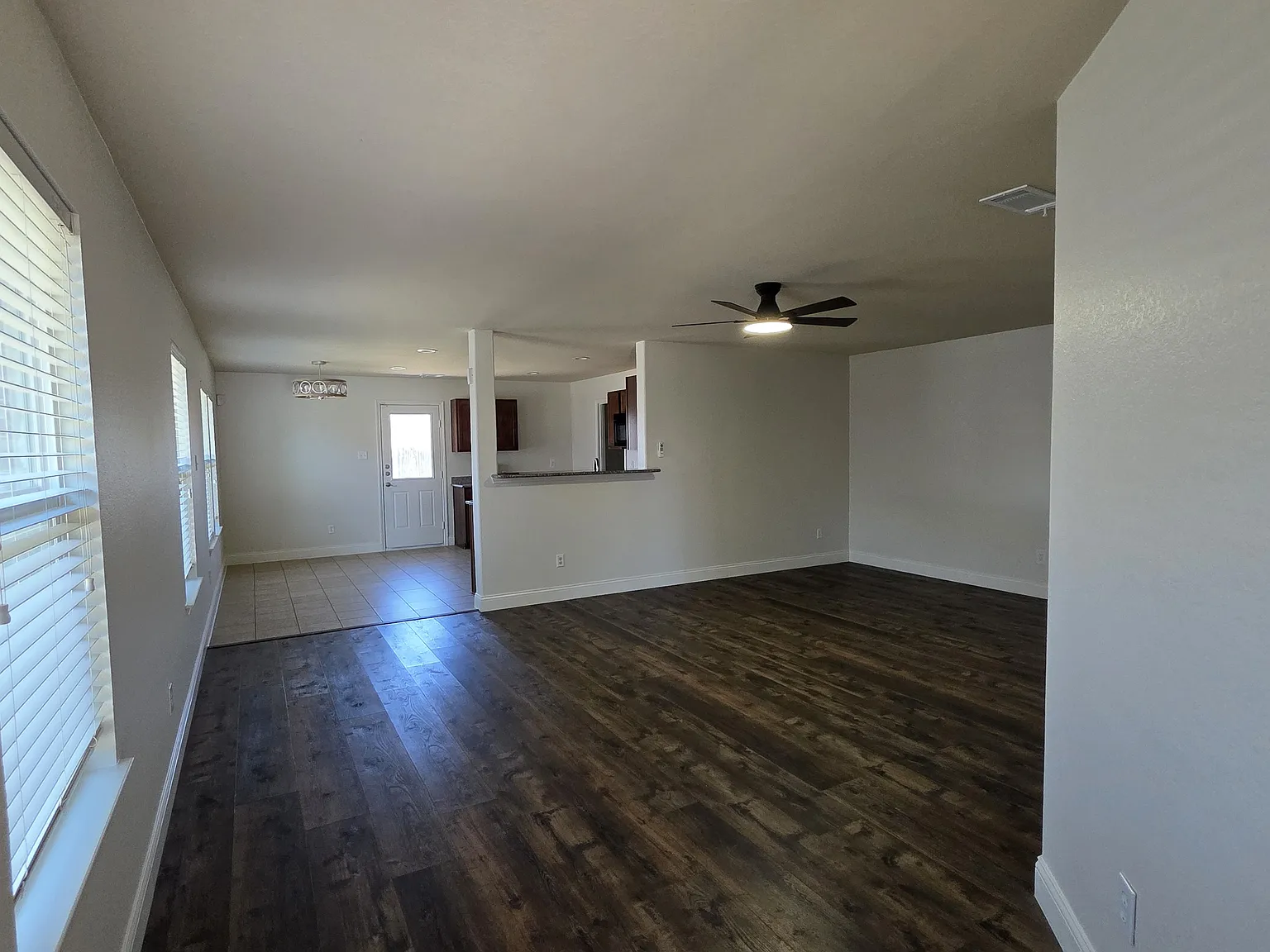 308 Coneflower Dr — Photo 2
