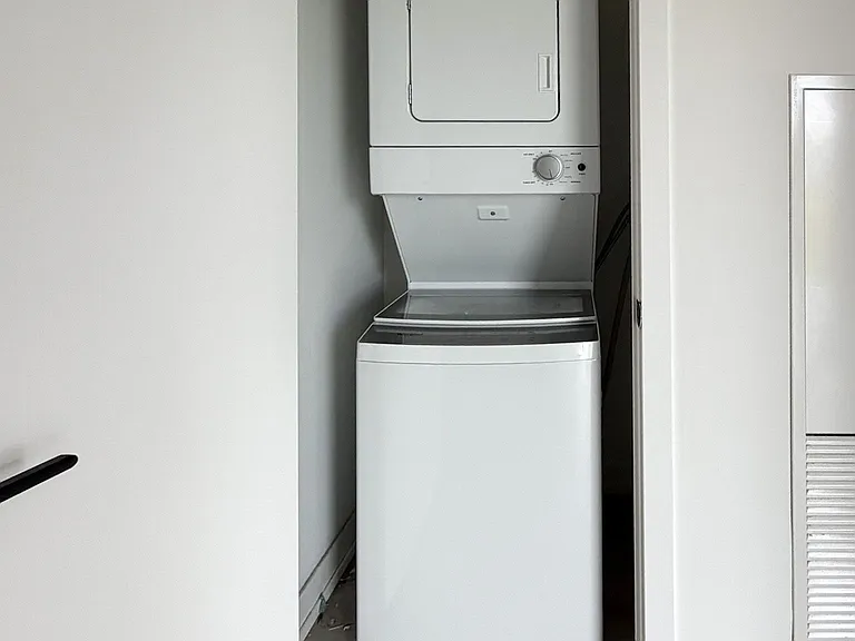 2000 Bathurst St #608 — Photo 10