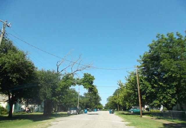 2nd image of 223 7th St