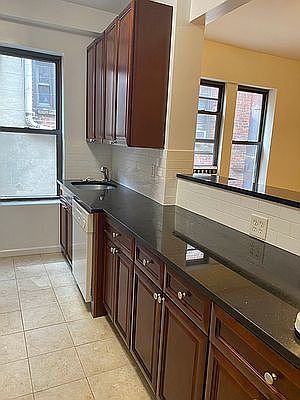 3rd image of 217 E 86th St APT 5D