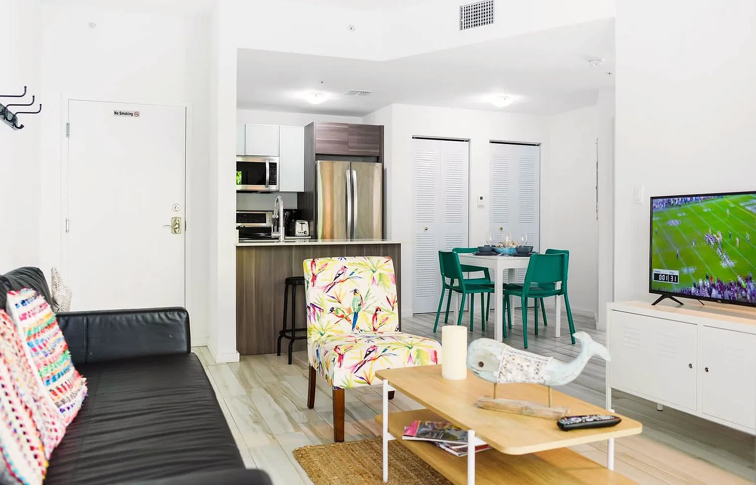 2 bed, 2.0 bath, 775 sqft, $2,484 — Photo 3
