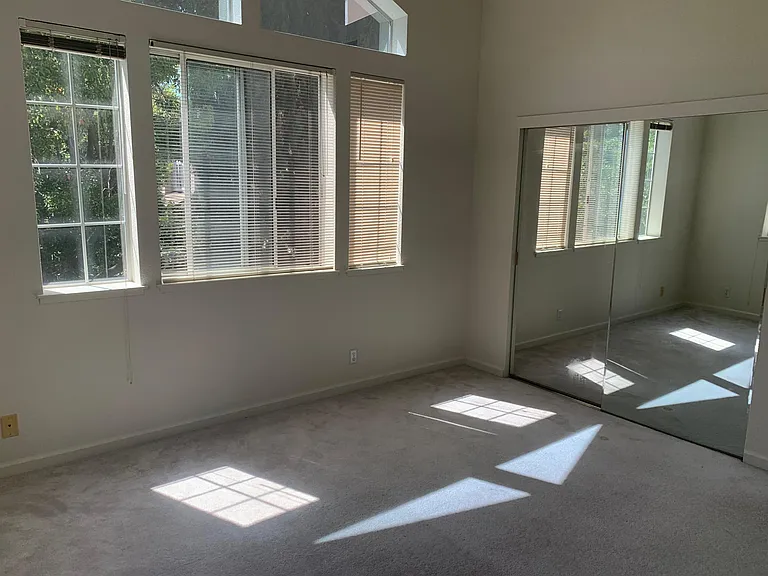 18316 Chelmsford Dr — Photo 11