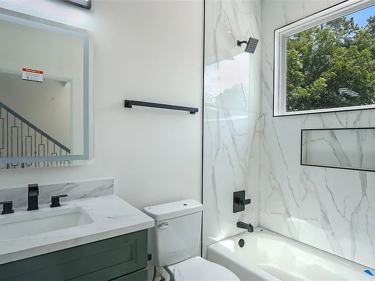 1315 Knight St #2 — Photo 12