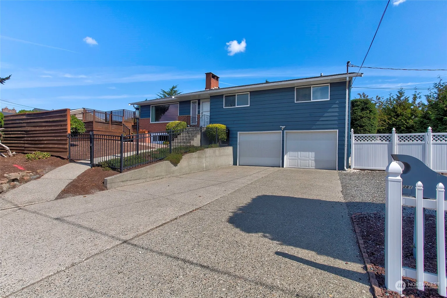 1281 S Jackson Avenue photo 1