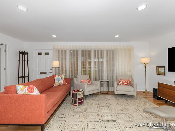 3rd image of 2532 Abbington Dr SE #157