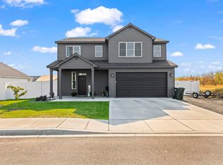 504 Pearl Ave, Grandview, WA 98930