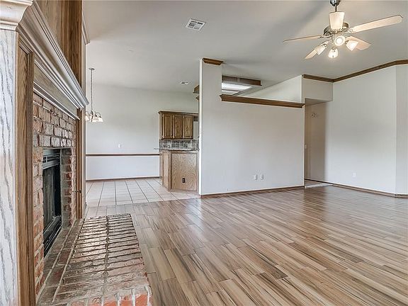 4th image of 2801 SE 96th St