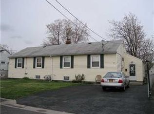25-27 Starcrest Dr, Cheektowaga, NY 14225