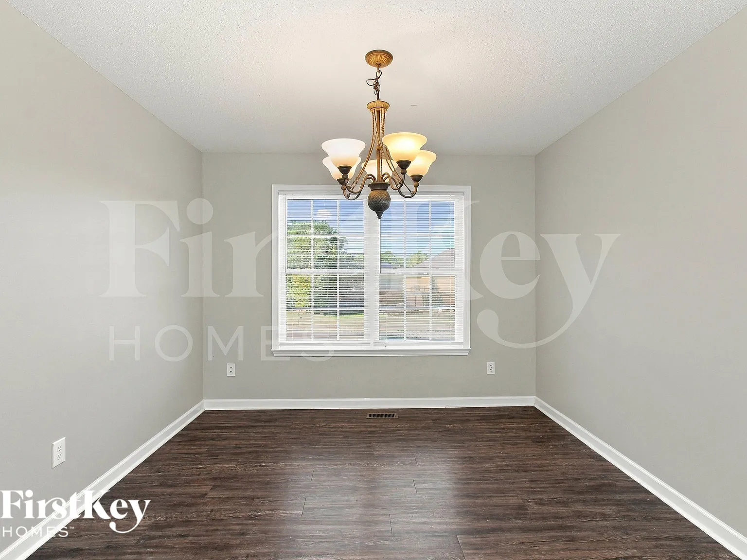 4 bed, 2.0 bath, 1368 sqft, $1,770 — Photo 4