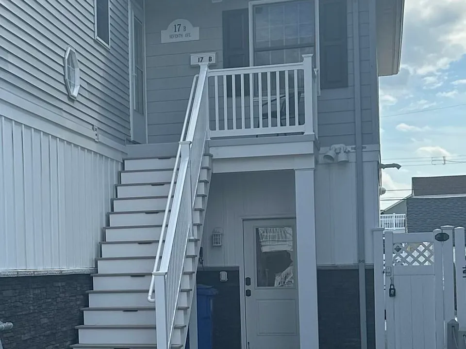 17 7th Ave