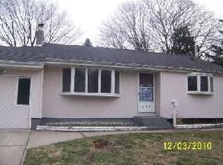 115 Timberline Dr, Brentwood, NY 11717