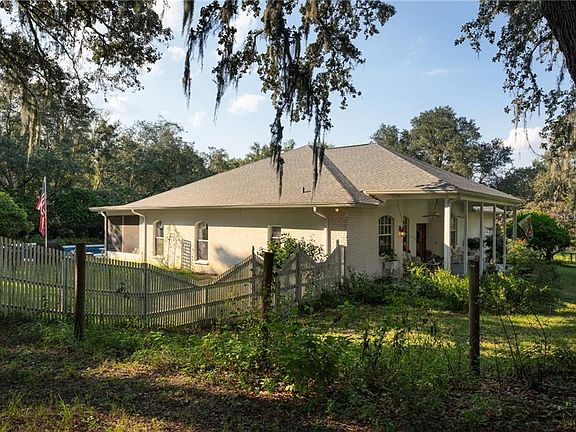 4th image of 19613 Equestrian Ln