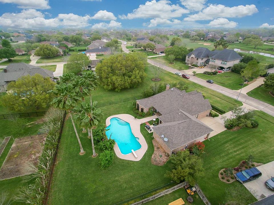 1st image of 4403 Weston Dr