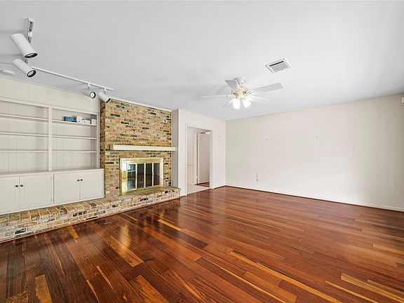 5th image of 12502 Queensbury Ln