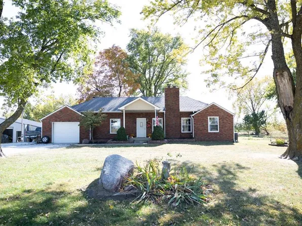 43273 E 128th St, Richmond, MO 64085