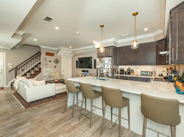 22 Thorne St #1, Jersey City, NJ 07307