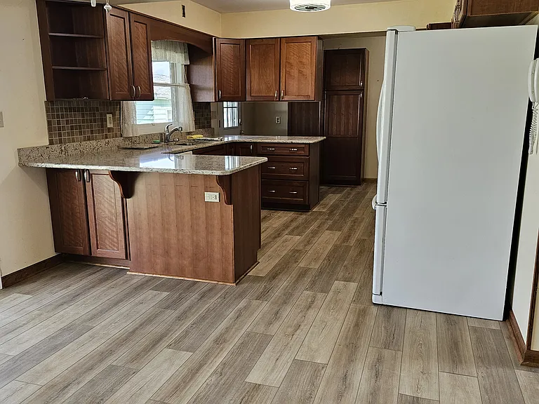 W330N9225 W Shore Dr — Photo 9