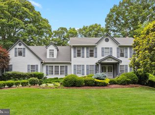 8508 Ardfour Ln, Annandale, VA 22003