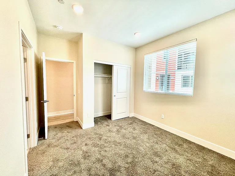 1692 Enterprise Dr — Photo 45