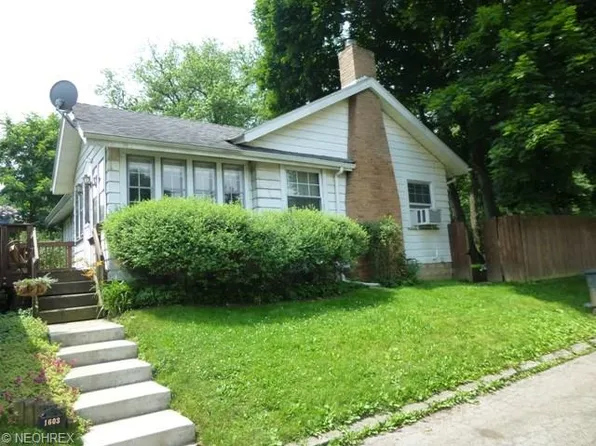 1603 Woodlawn Ct, Steubenville, OH 43952