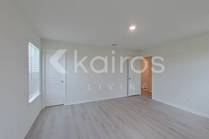 10631 Hillside Creek Dr — Photo 24