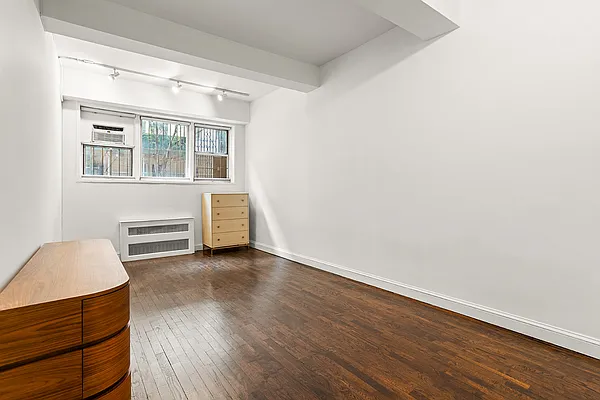 Living room, photo 2