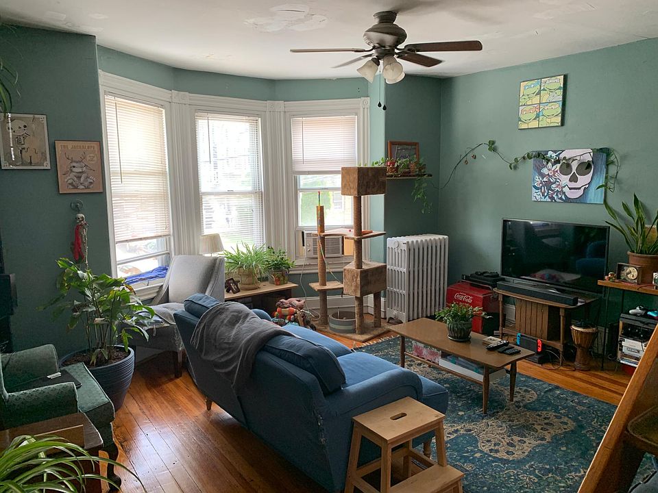 1st image of 4768 Silverwood St #2