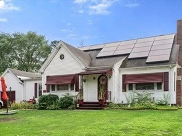 36 West Ave, Webster, MA 01570