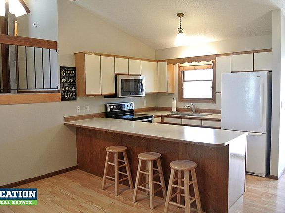 4th image of 3140 Laramie Cir