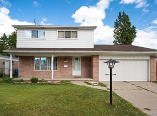 29334 Lloyd Dr, Warren, MI 48092
