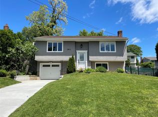 161 Cherry St, Northport, NY 11768