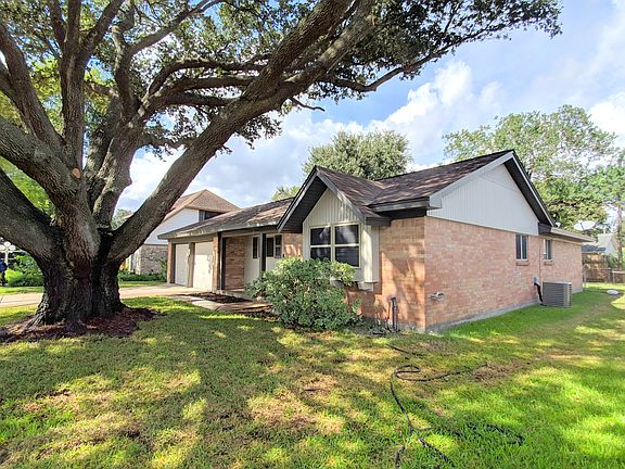 2nd image of 4805 Crepe Myrtle Ln