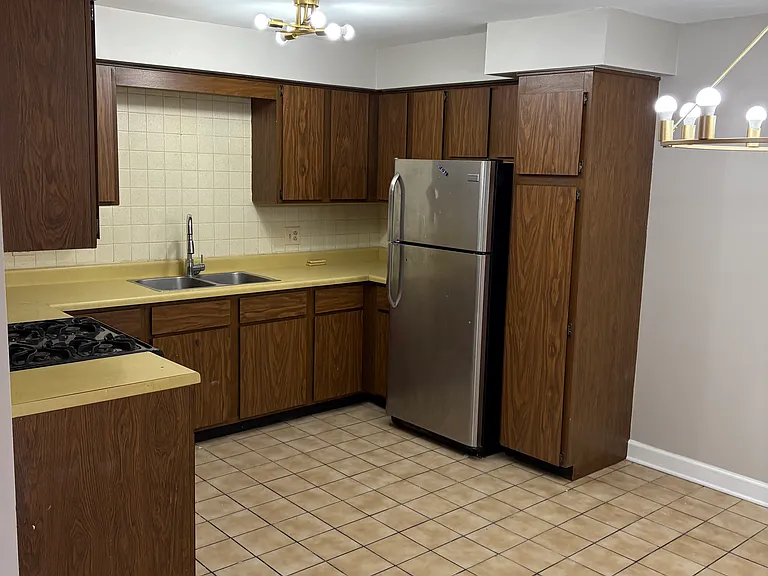 1370 E Washington St #3NE — Photo 1