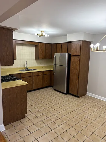 1370 E Washington St #3NE Photo 1