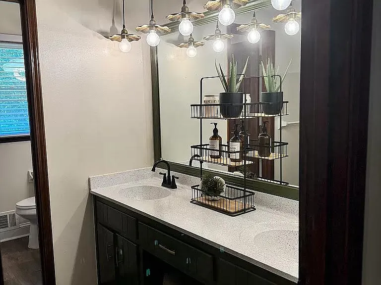 5262 Kurt Ln SW — Photo 11