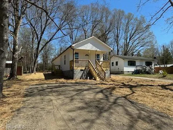 209 S Murphy St, Liberty, NC 27298